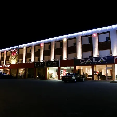 & Restaurant Ida ホテル