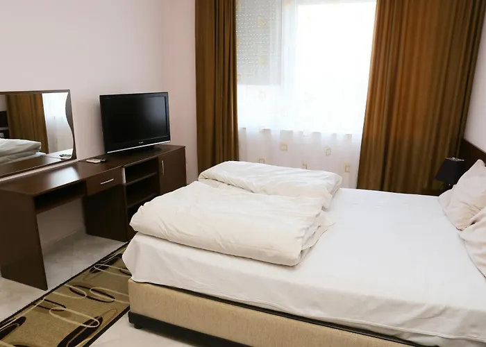 & Restaurant Ida מלון